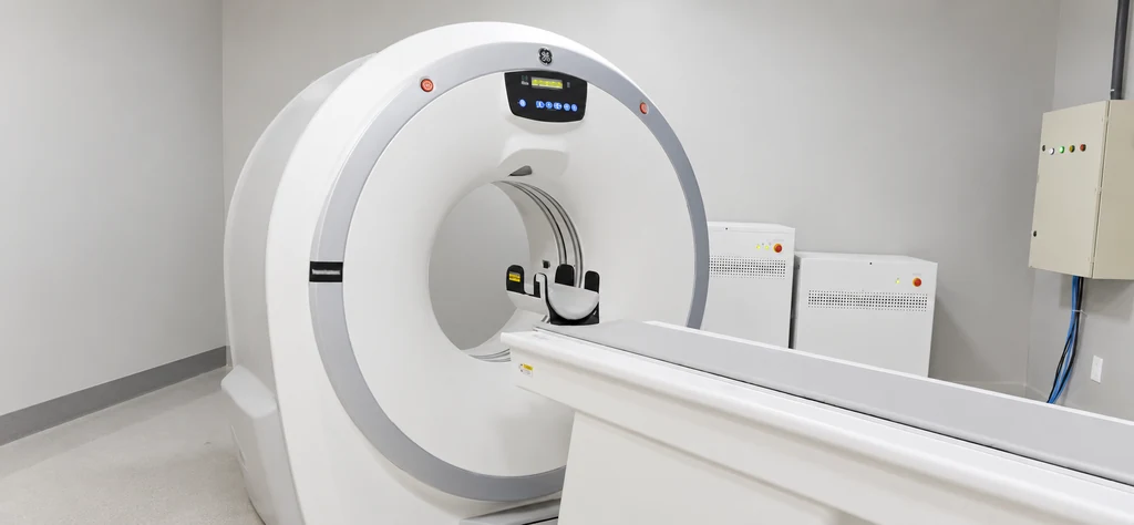 Sala de tomografia da EmCORR
